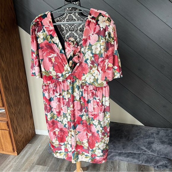 Sadie & Sage Enchanted Velvet‎ Floral Mini Dress - Picture 1 of 13